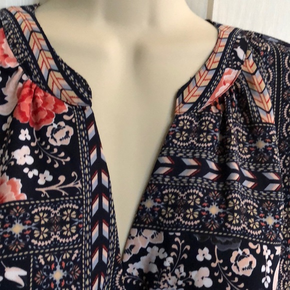 Multicolor flowing long sleeve top - Picture 2 of 5